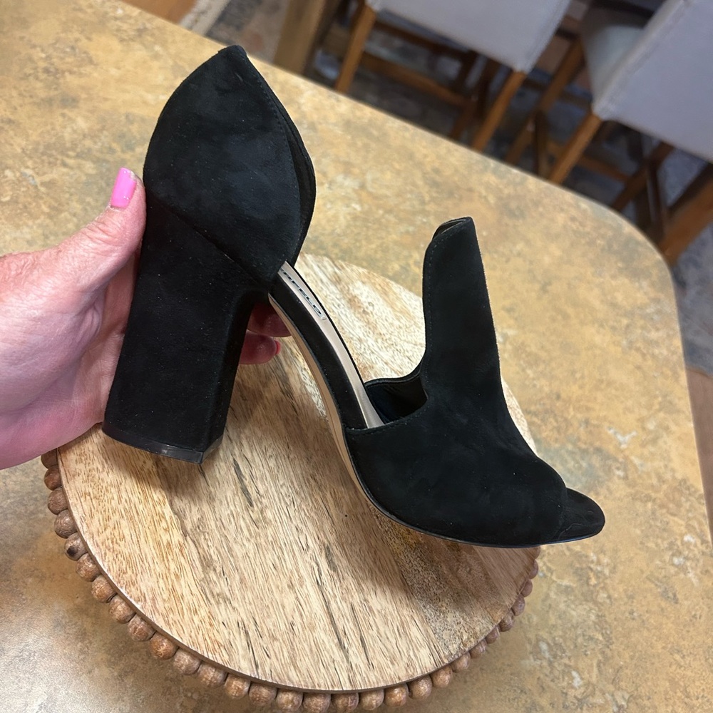 Karl Lagerfeld Black Suede Peep-Toe Block Heel Shoes - Picture 5 of 12